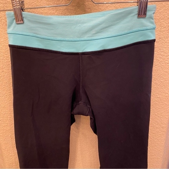 LULULEMON Women Turquoise and Black Cropped Pants Size 4-Fit Small - Picture 2 of 10